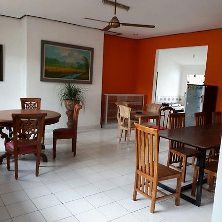 Hostel Anggrek Mas Bed&Breakfast Ubud Exterior foto